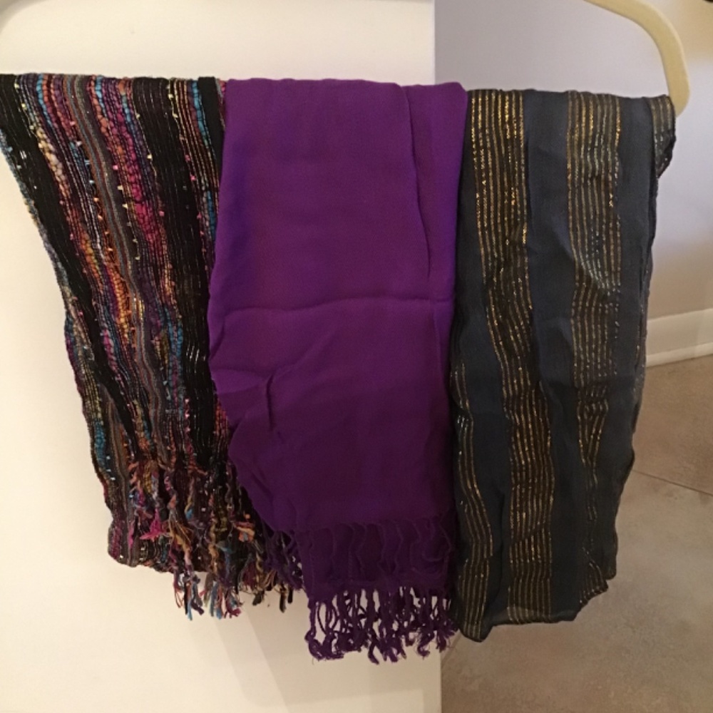 BUNDLE OF 6 SCARVES (Others shown in the rest of the pictures)